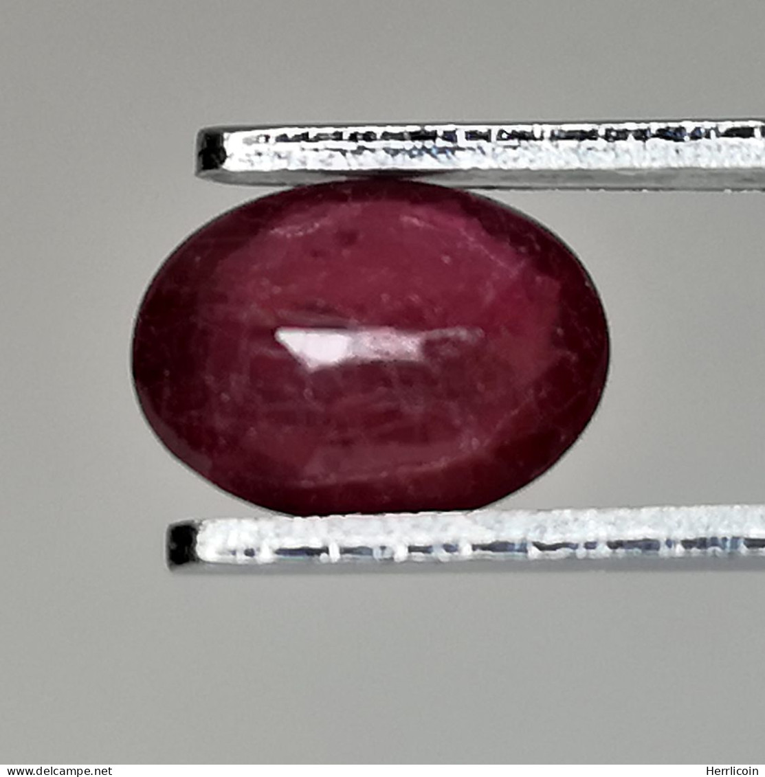 Rubis Traité (GF) De Madagascar - Ovale 0.99 Carat - 6.9 X 5 X 3.1 Mm - Ruby