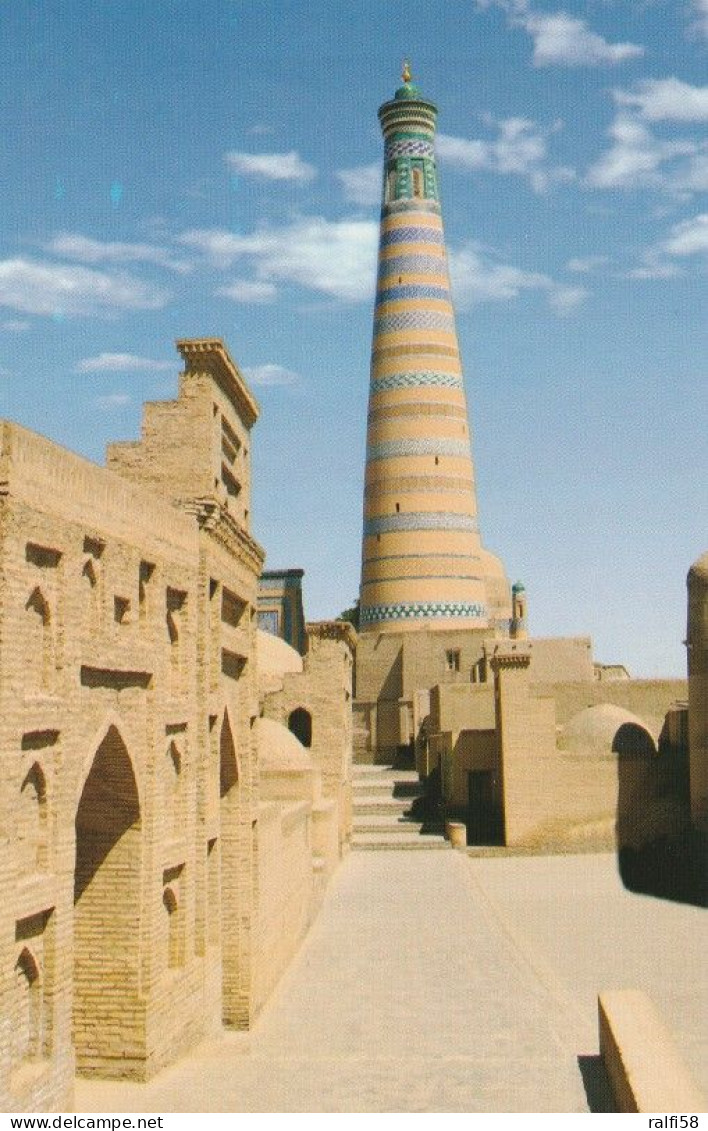 1 AK Usbekistan * Historische Altstadt Von Khiva (Xiva) Mit Dem Minarett Islam Khodja - Seit 1990 UNESCO Weltkulturerbe - Uzbekistan