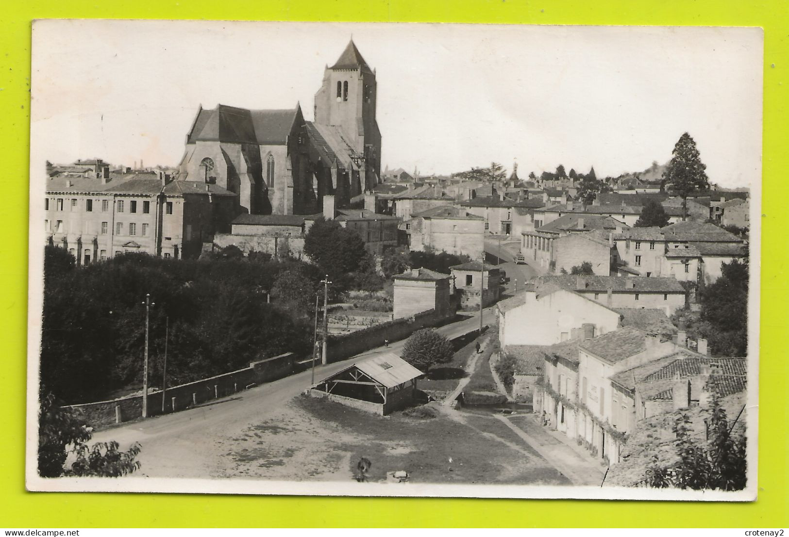 79 CELLES SUR BELLE Vue Générale En 1952 Café Billard Lavoir Voitures Anciennes VOIR DOS - Celles-sur-Belle