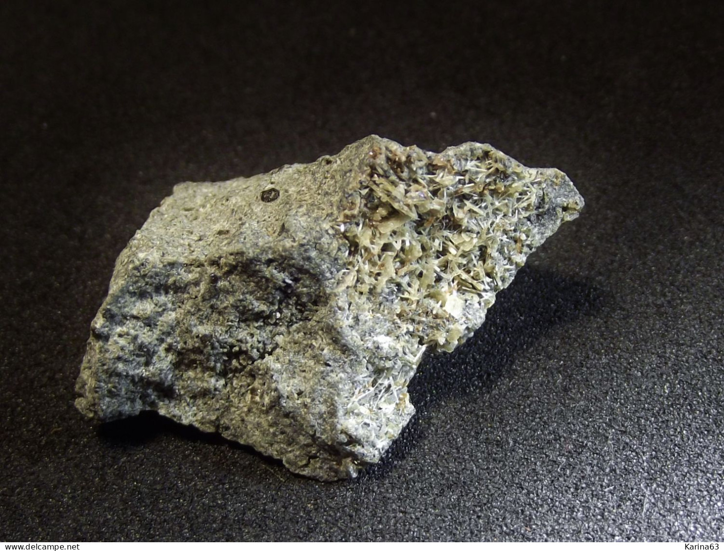Kalsilite With Melilite Group (3 X 1.5 X 1.5 Cm ) - Vispi Quarry - San Venanzo  Umbria - Italy - Minéraux