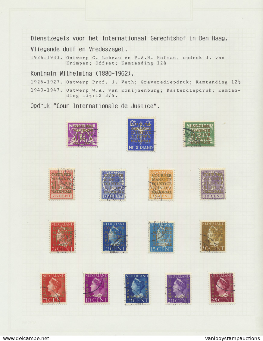 1934/1958 Verzameling Dienstzegels Internationaal Gerechtshof Den Haag, Volledig Met Enkele Brieven Op Albumbladen, Zm - Other & Unclassified