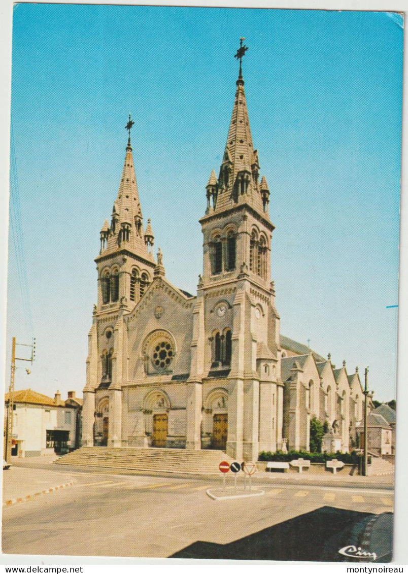 Vendée : LES  ESSARTS :  église  1987 - Les Essarts