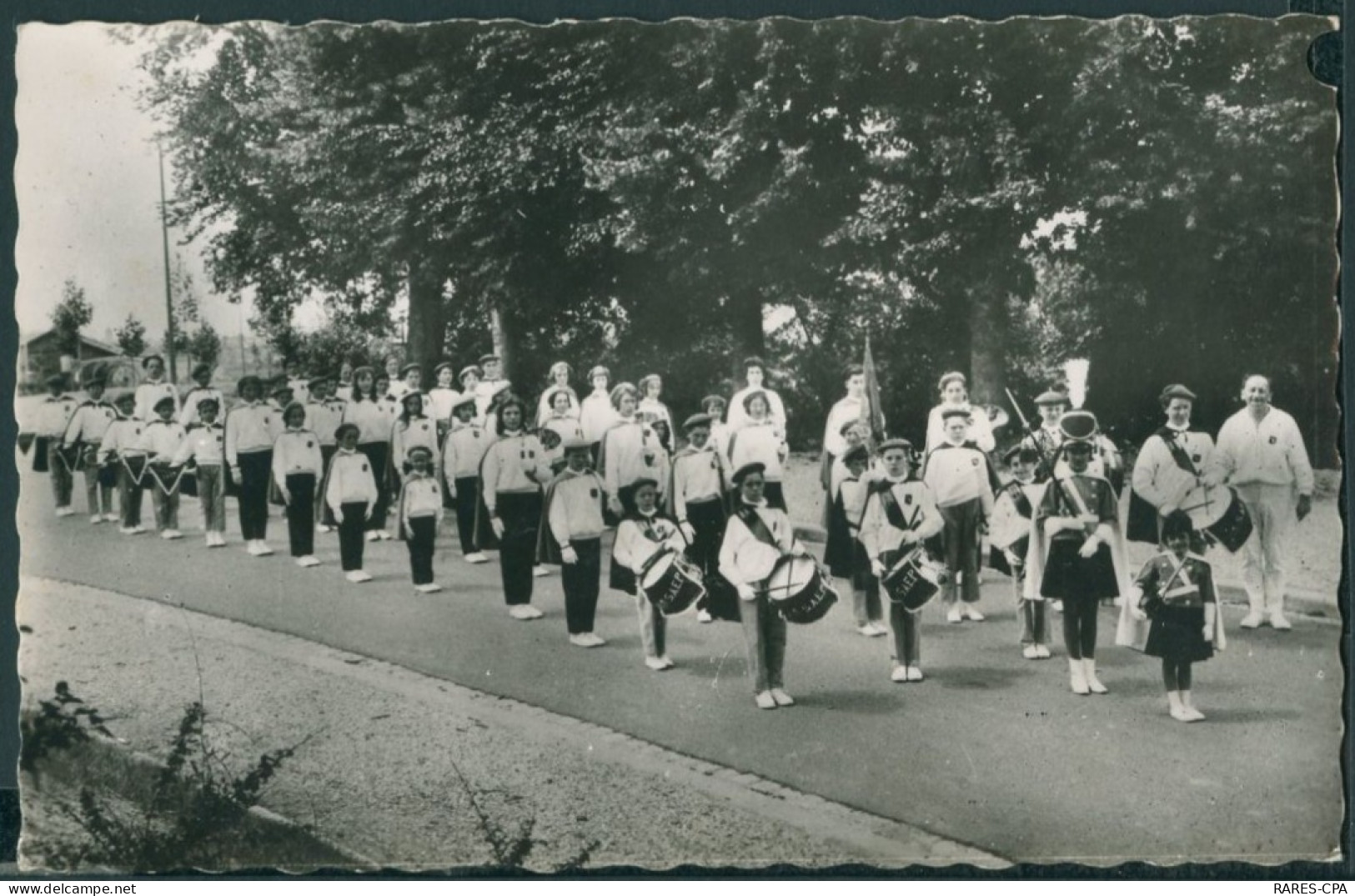 50 SAINT LO - LA FAMI - LES MAJORETTES ET LES PETITS MUSICIENS DE LA FAMI VOUS REMERCIENT - CPSM - Saint Lo