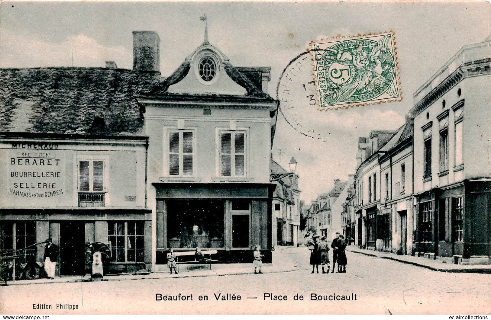 Beaufort En  Vallée       49       Place Boucicault      (voir Scan) - Sonstige & Ohne Zuordnung