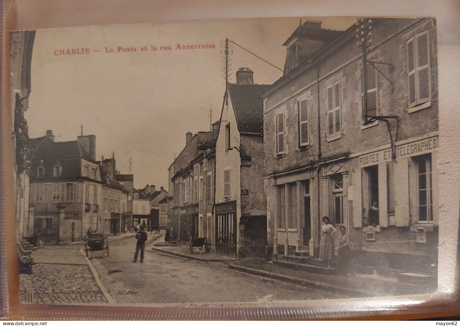 CHABLIS 89 - LA POSTE ET LA RUE AUXERROISE  - TRES BELLE ANIMATION - CIRCULEE - Chablis