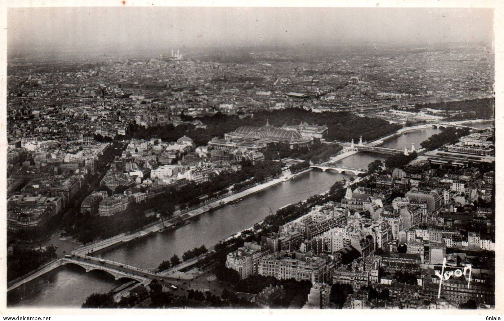 21266  PARIS  Panorama Sur La SEINE Et La Butte MONTMARTRE   (2 Scans) - La Seine Et Ses Bords