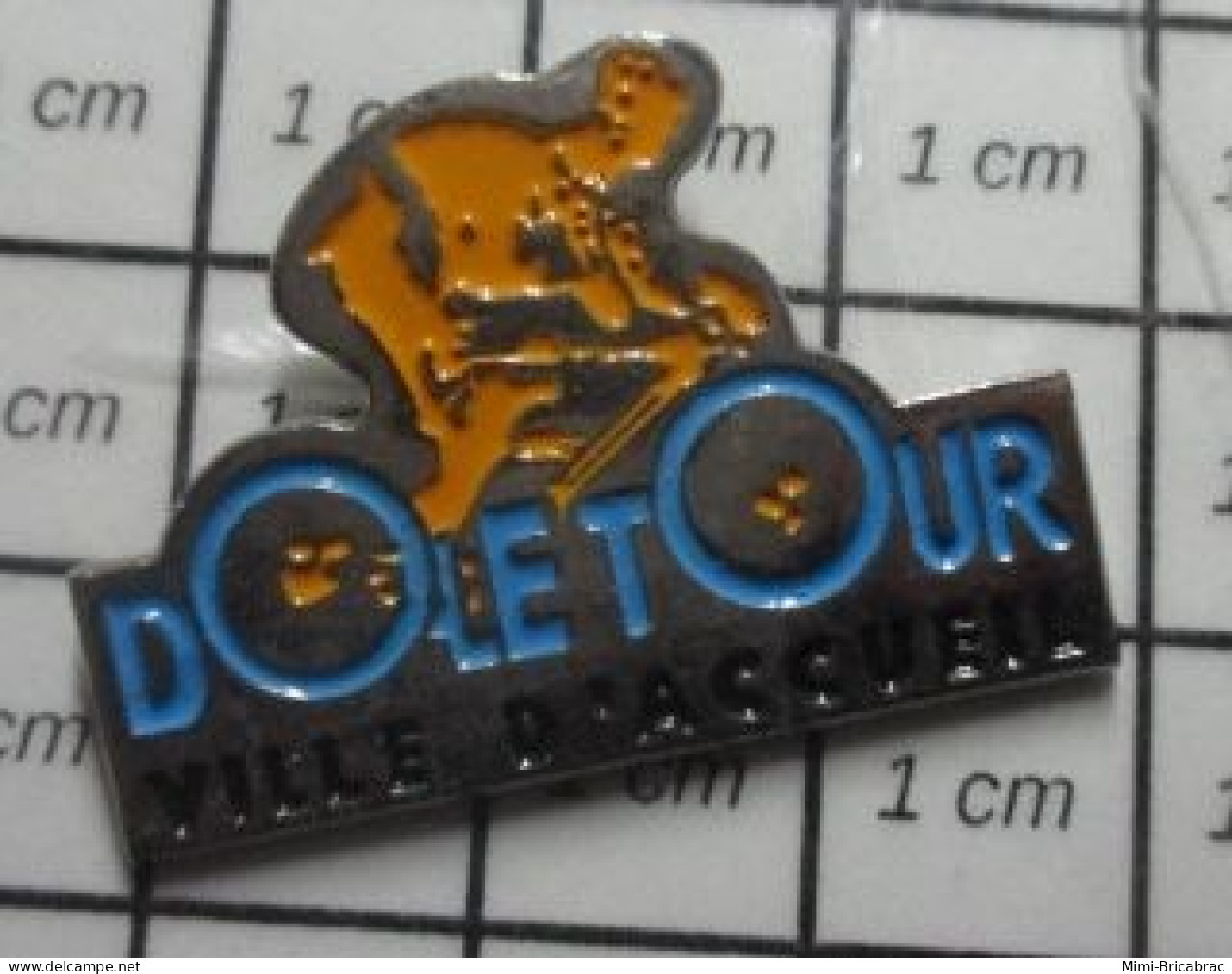 922 Pin's Pins / Beau Et Rare / SPORTS / CYCLISME TOUR DE FRANCE DOLE VIILE D'ACCUEIL - Cyclisme