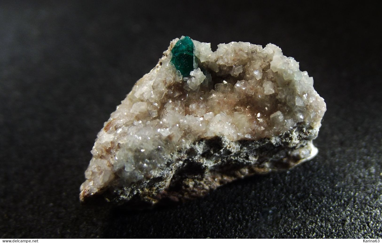 Dioptase  ( 1.5 X 1 X 1 Cm ) Tsumeb Mine - Tsumeb - South Africa - Minerals