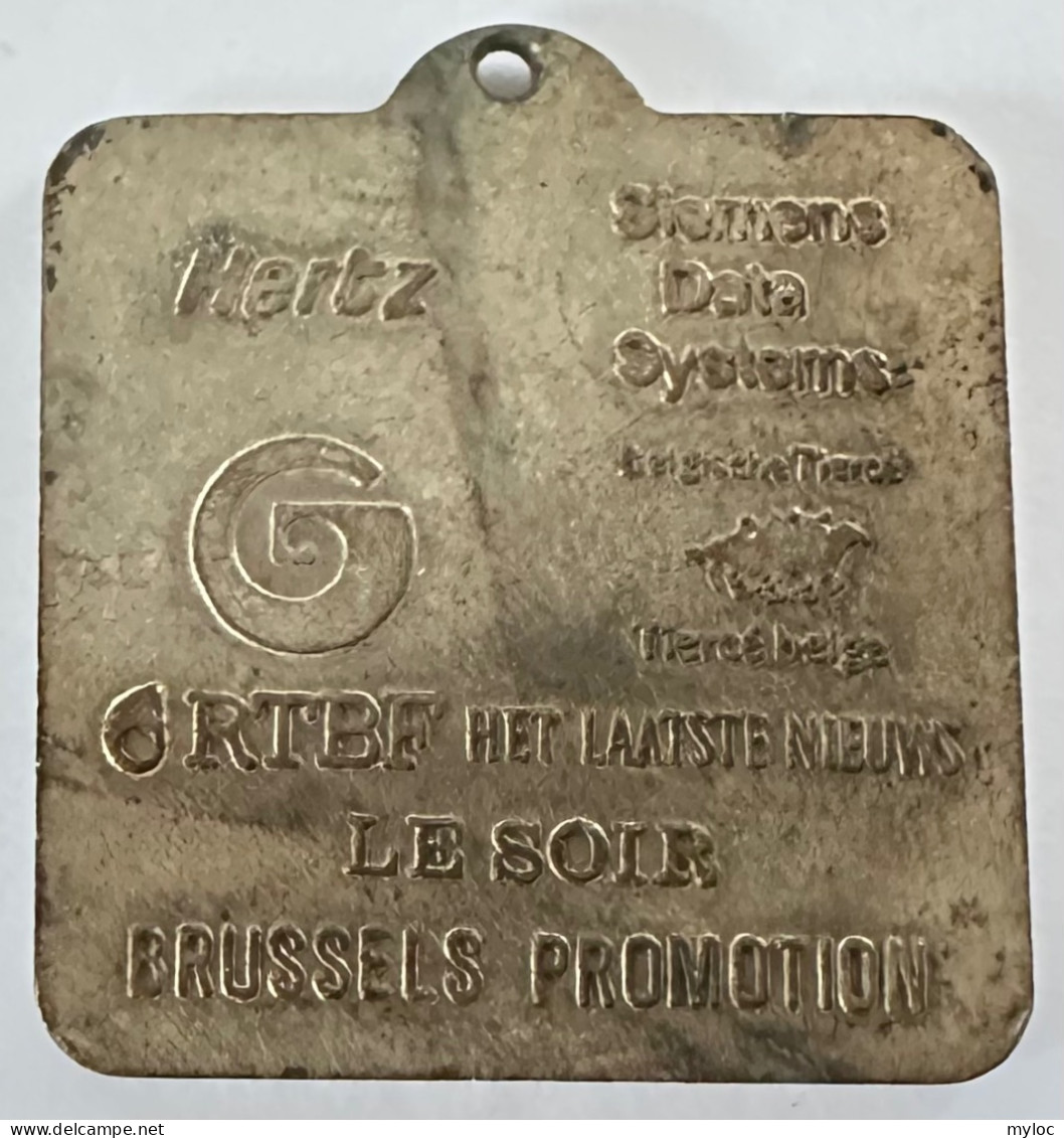 Médaille. 20 KM De Bruxelles. 20 KM Door Brussel. 1983. Sport. 1/2 Marathon. - Athletics