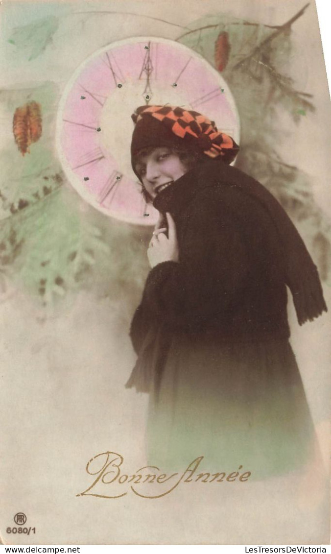 FANTAISIE - Femme - Bonne Année - Femme Avec Une Ombrelle - écharpe - Carte Postale Ancienne - Femmes
