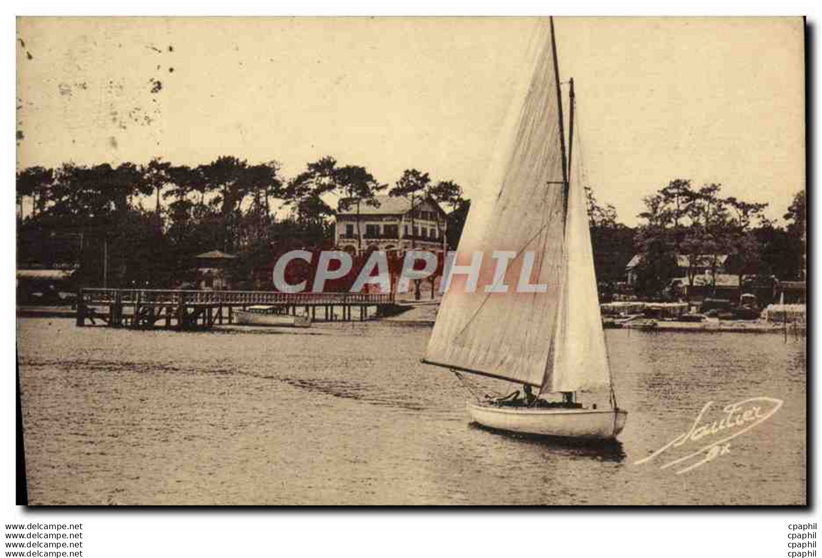 CPA Bateau Voilier Bassin D&#39Arcachon Debarcadere Et L&#39hotel Restaurant Le Bellevue - Inaugurazioni