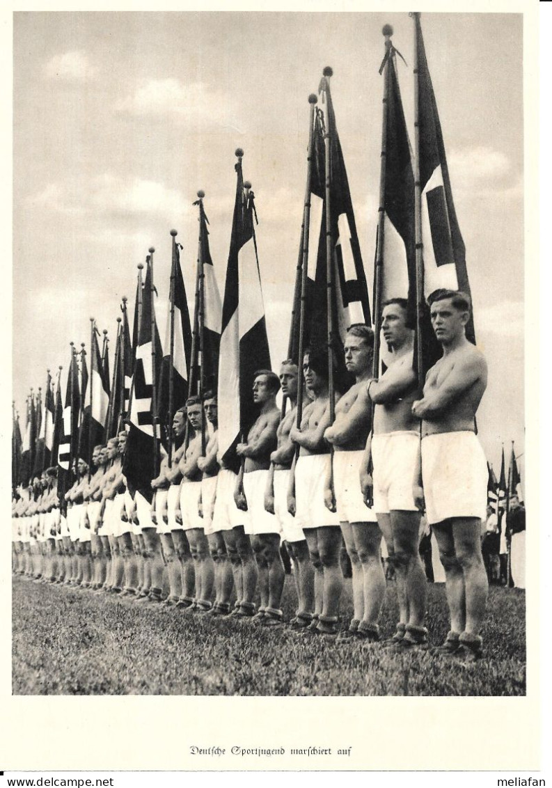 EF64 - PHOTO SUR PAPIER - DRAPEAUX CROIX GAMMEE ET ATHLETES - FORMAT 18.5 X 27 CM - Atletica