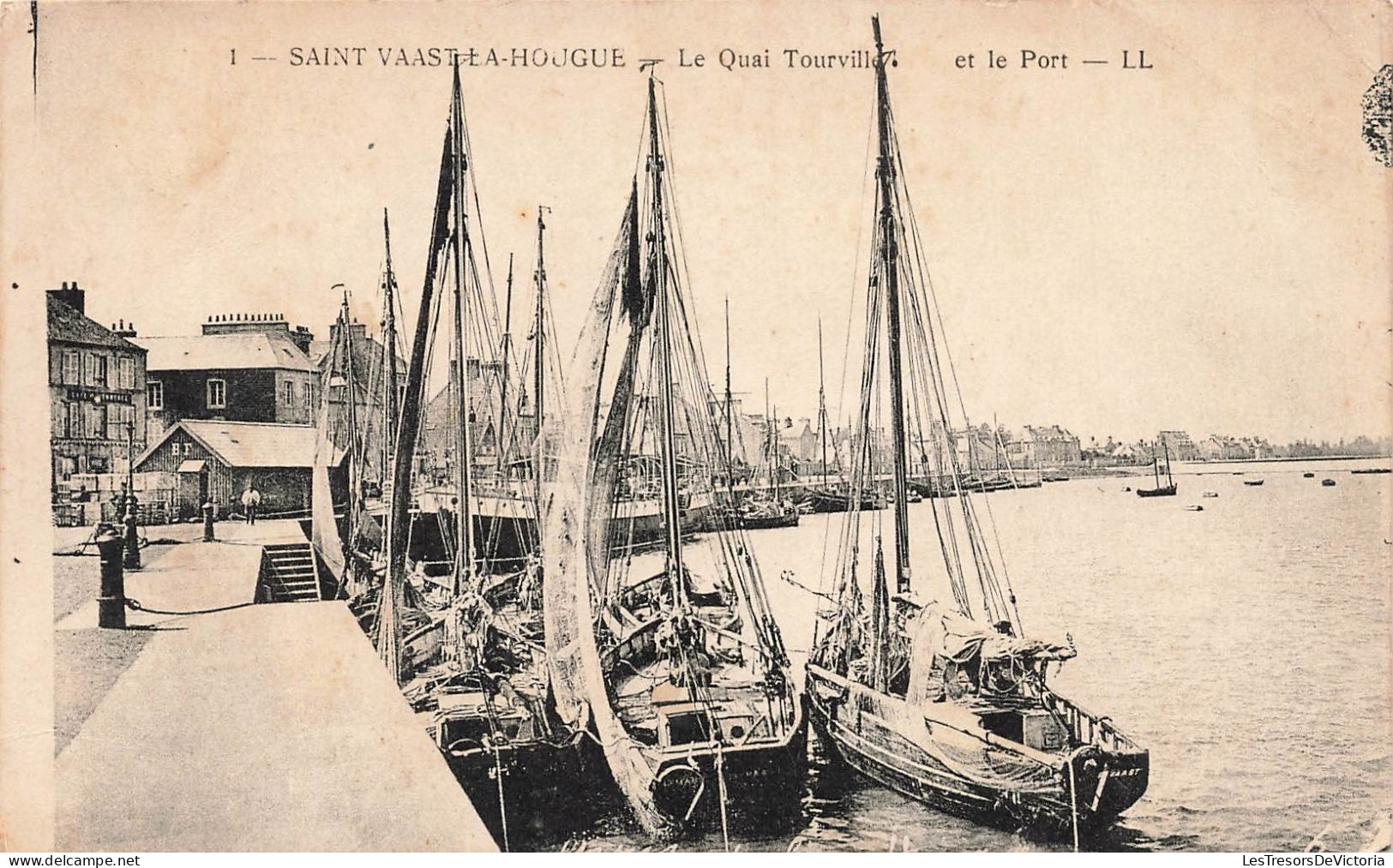 FRANCE - Saint Vaast La Hougue - Le Quai Tourville Et Le Port - LL - Carte Postale Ancienne - Saint Vaast La Hougue