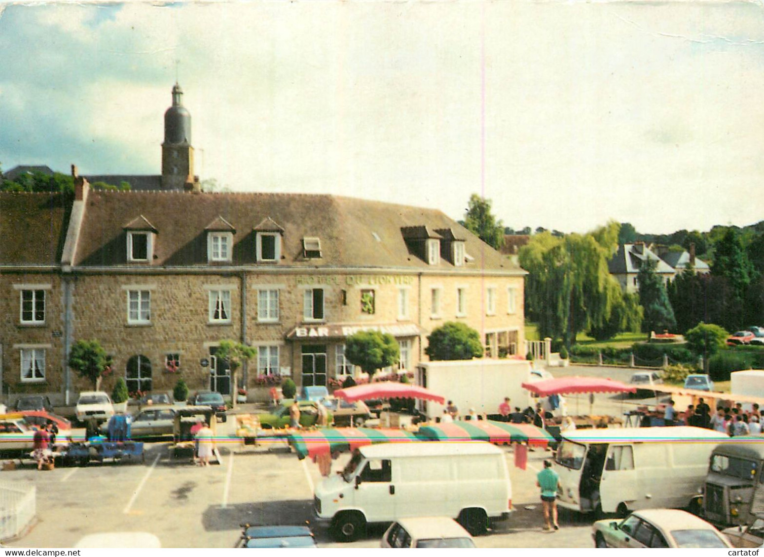 PUTANGES Orne . Un Jour De Marché 1988 . CP Jean Clémembaux - Putanges