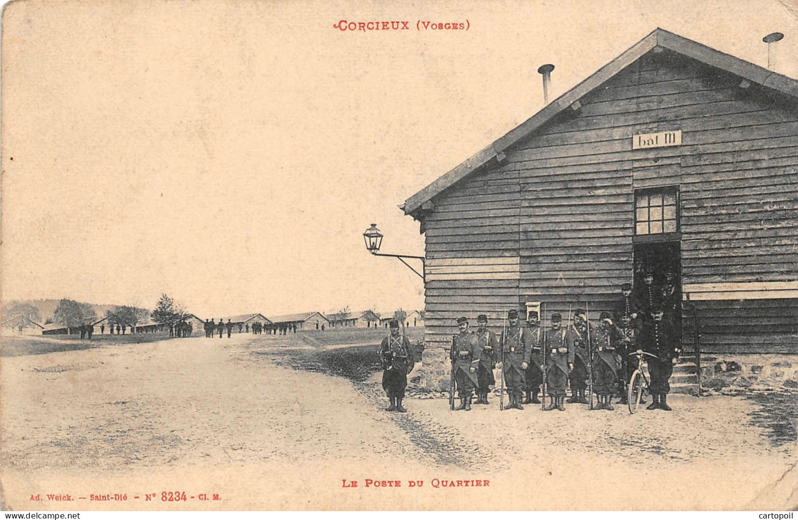 88 - CORCIEUX - La Porte Du Quartier Animée - Les Soldats - Corcieux