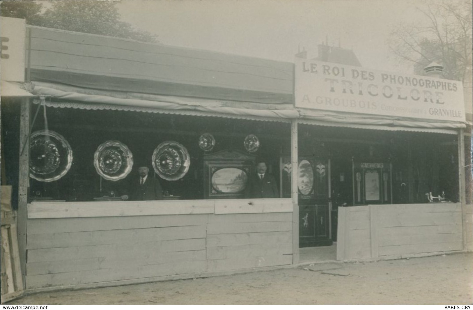 50 GRANVILLE - Stand " LE ROI DES PHONOGRAPHES " TRICOLORE - A. GROUBOIS - CPA Photo TB - Granville