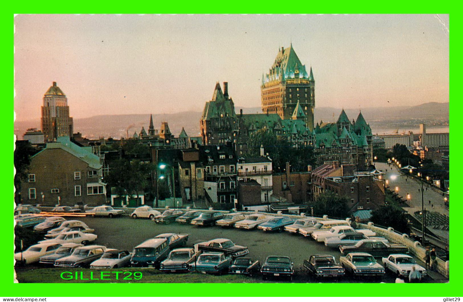 QUÉBEC - VUE AU CRÉPUSCULE - ANIMÉE DE VIEILLE VOITURES - CIRCULÉE EN 1974 - EMIL KIROUAC - LAVAL COUET - - Québec - La Cité