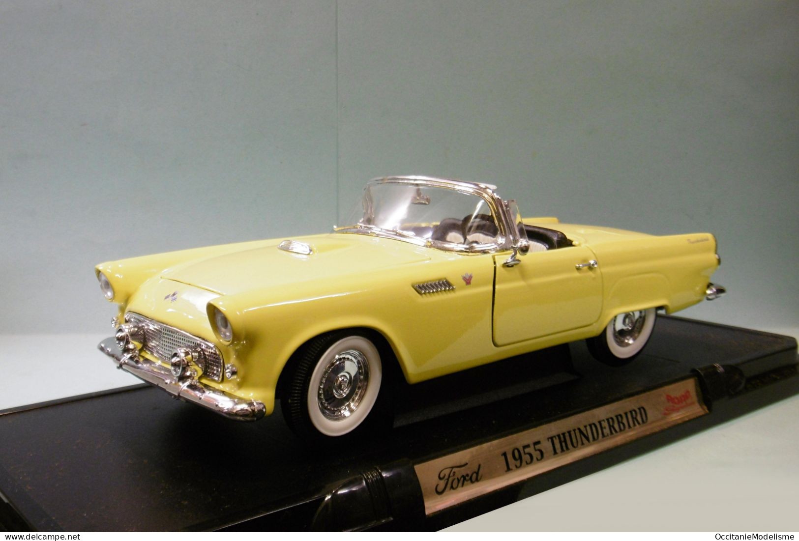 Road Signature - FORD THUNDERBIRD 1955 Hard-Top Jaune Réf. 92068 BO 1/18 - Altri & Non Classificati