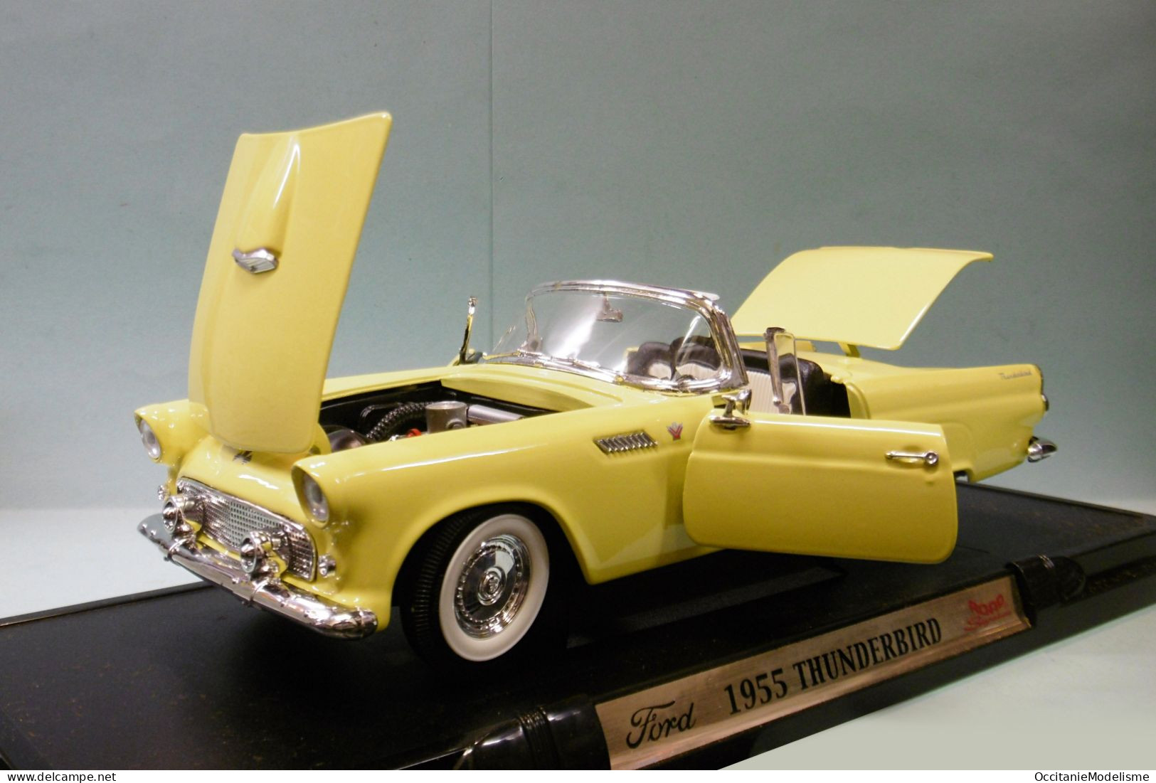 Road Signature - FORD THUNDERBIRD 1955 Hard-Top Jaune Réf. 92068 BO 1/18 - Altri & Non Classificati