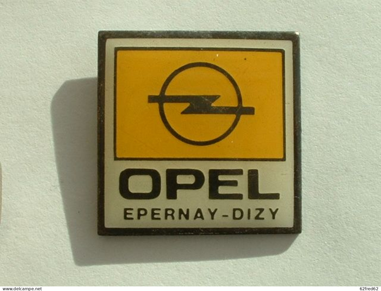 Pin's OPEL - EPERNAY DIZY - Opel