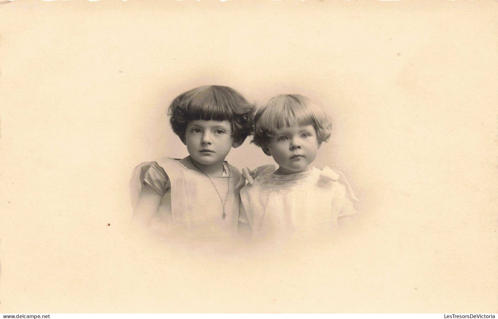 FANTAISIES - Bébés - Fille - Garçon - Portrait - Carte Postale Ancienne - Babies
