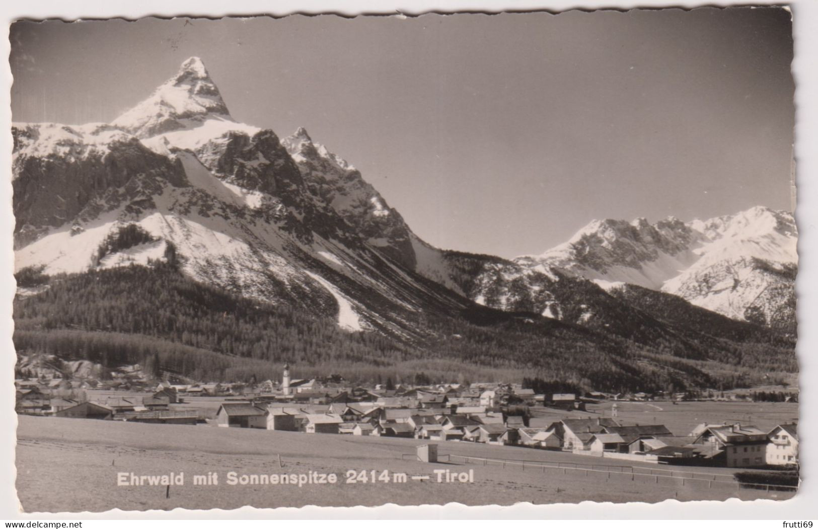 AK 199006 AUSTRIA - Ehrwald Mit Sonnenspitze - Ehrwald