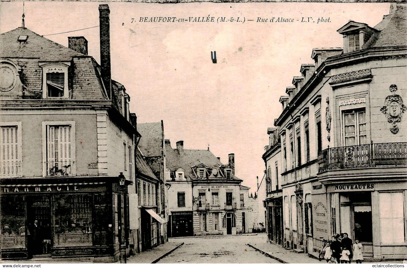 Beaufort En  Vallée       49         Rue D'Alsace.  Pharmacie    (voir Scan) - Sonstige & Ohne Zuordnung