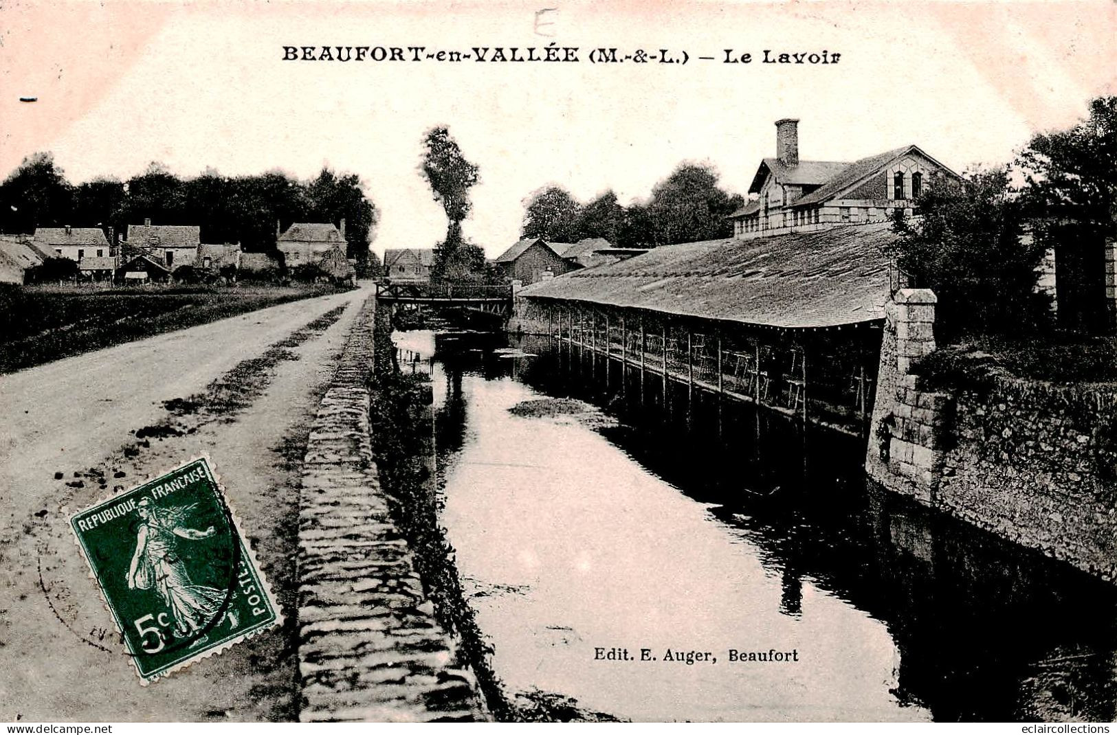 Beaufort En  Vallée       49          Le Lavoir           (voir Scan) - Andere & Zonder Classificatie