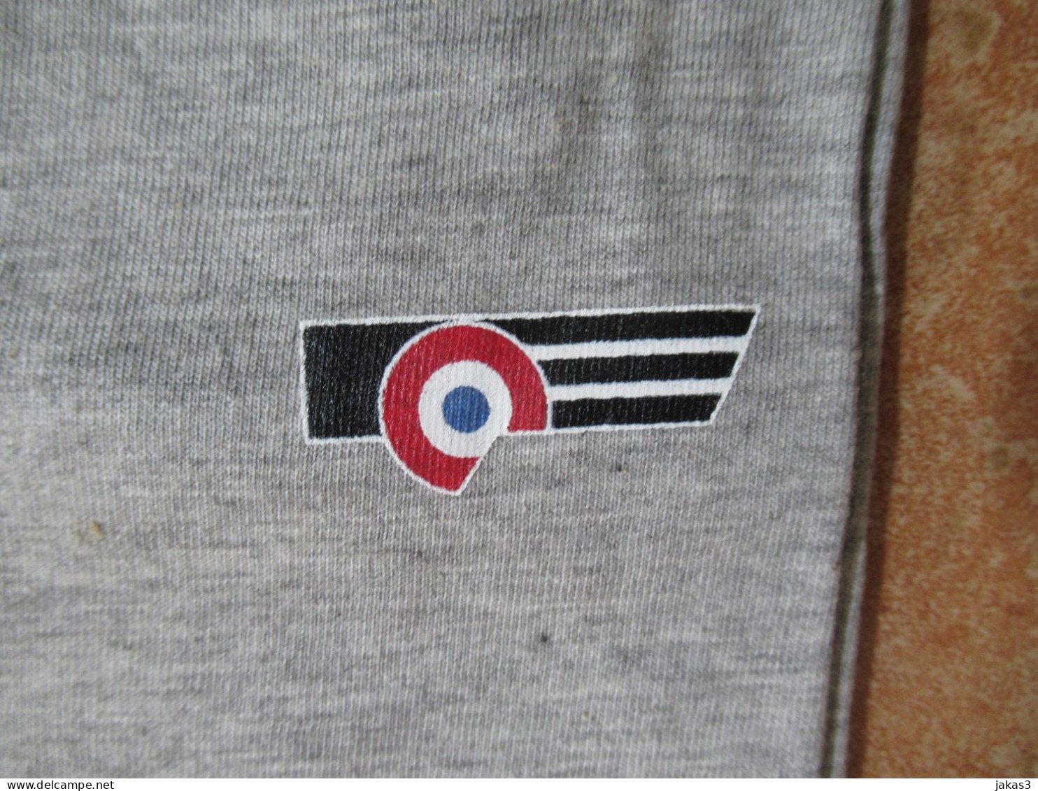 RARE TEE-SHIRT DE SPORT ARMEE DE L AIR - TAILLE "96' . NEUF . 100 % COTON - Uniformes