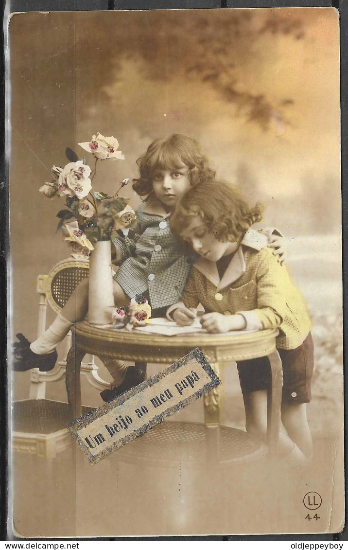 PORTUGAL RPPC   POSTCARD 1922 TINTED  CHILDREN ROSES "UM BEIJO AO MEU PAPA"  - Fotografie