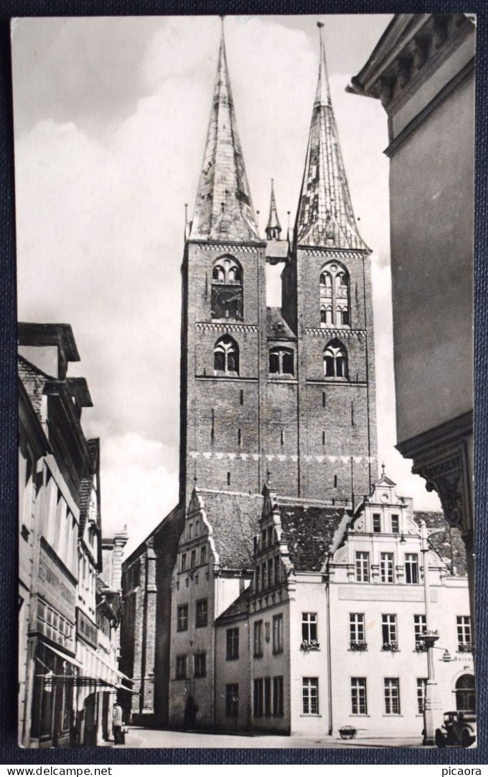 Alemania  Germany   Stendal  Rathaus Und Marienkirche  Ayuntamiento E Iglesia - Stendal