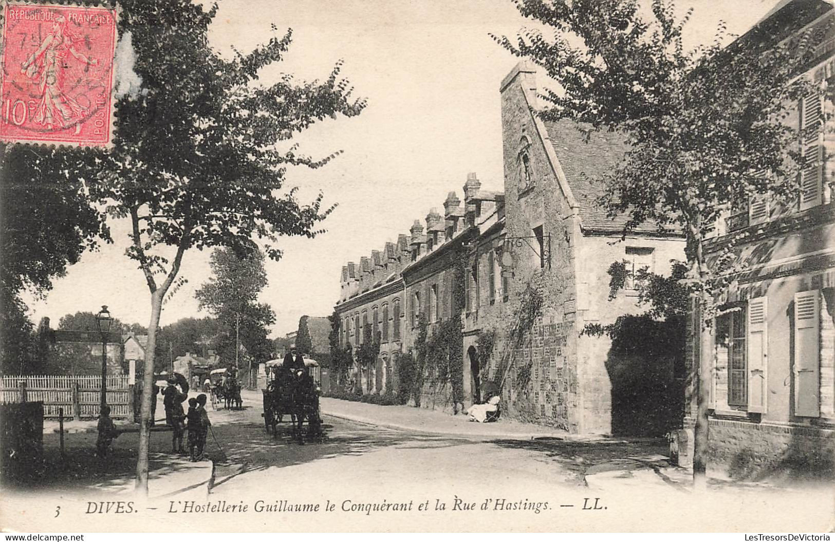 FRANCE - Dives -  L'hostellerie Guillaume Le Conquérant Et La Rue D'Hastings - LL - Carte Postale Ancienne - Dives