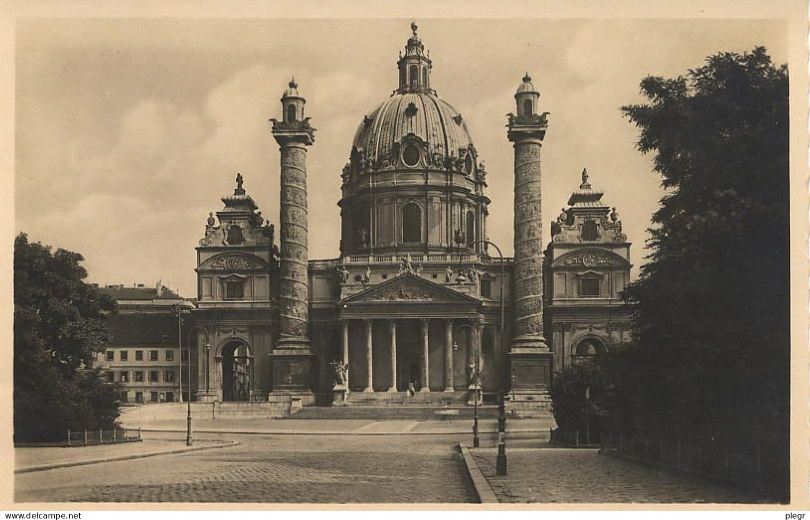 AUT08 01 13 - WIEN / VIENNE - KARLSKIRCHE - Kirchen