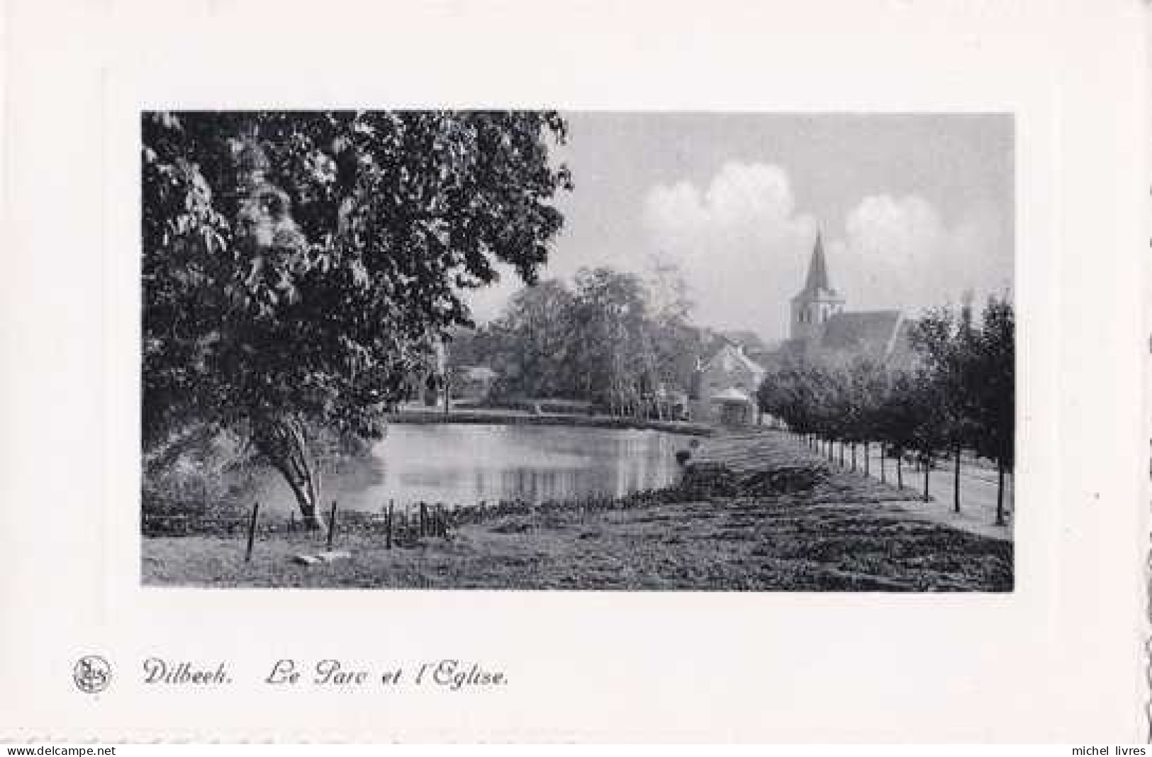 Dilbeek - Le Parc Et L'Eglise - Pas Circulé - TBE - Dilbeek