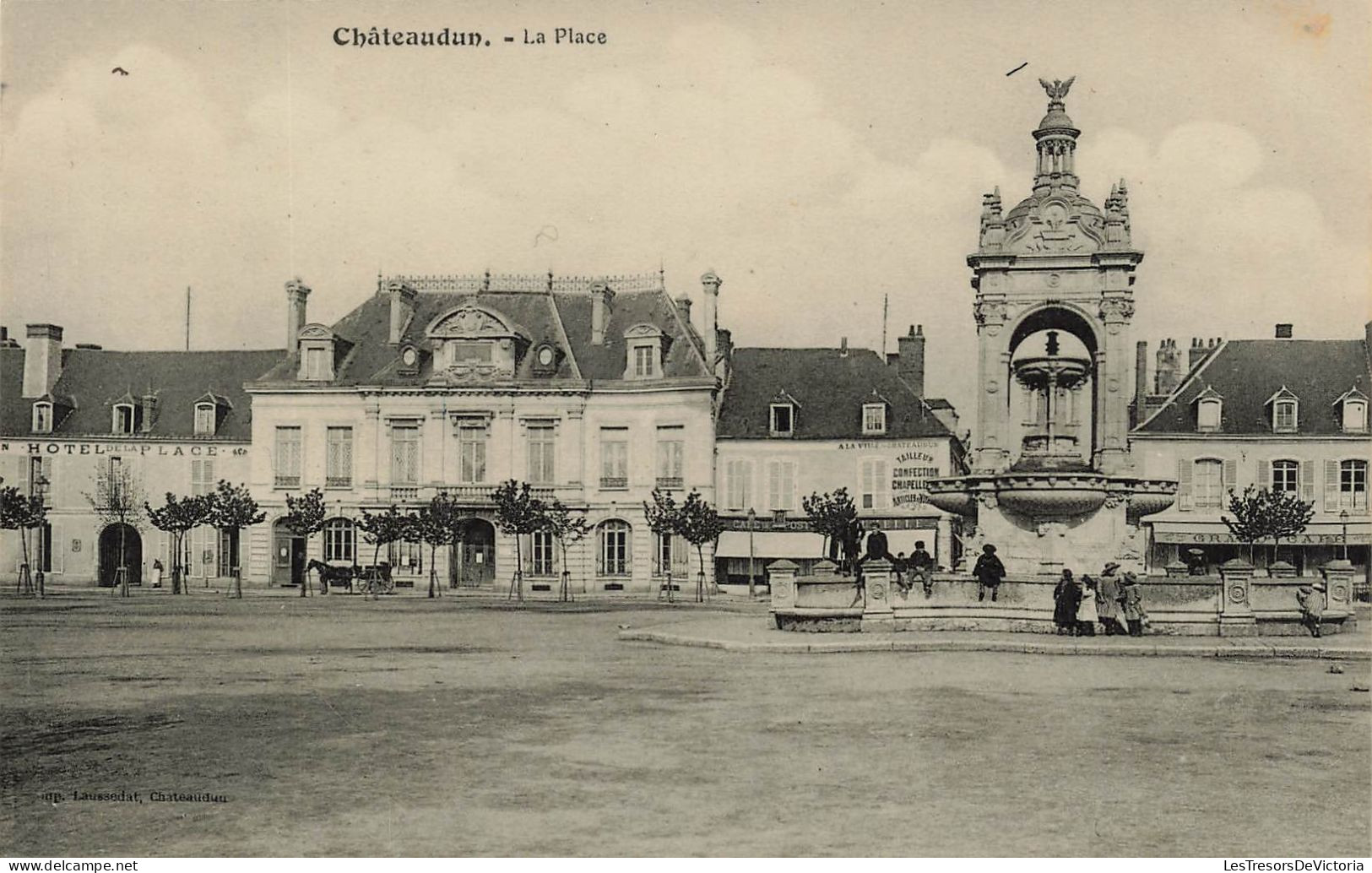 FRANCE - Châteaudun - La Place - Carte Postale Ancienne - Chateaudun