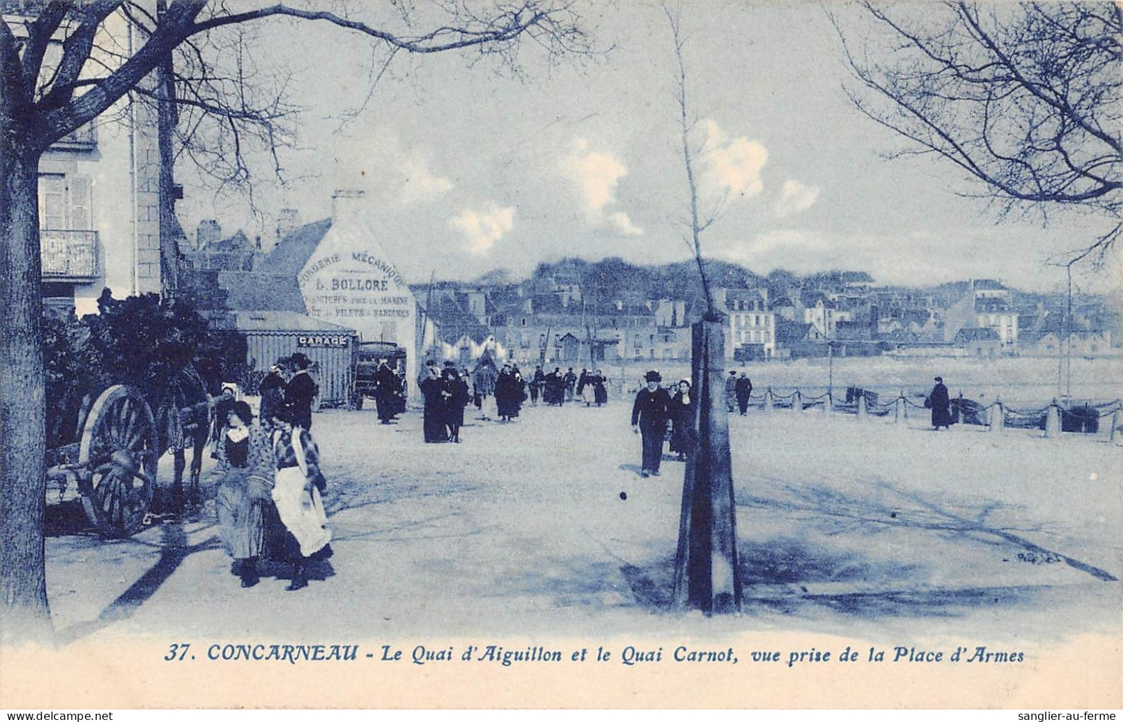 CPA 29 CONCARNEAU / LE QUAI D'AIGUILLON ET QUAI CARNOT / VUE PRISE DE LA PLACE D'ARMES - Concarneau