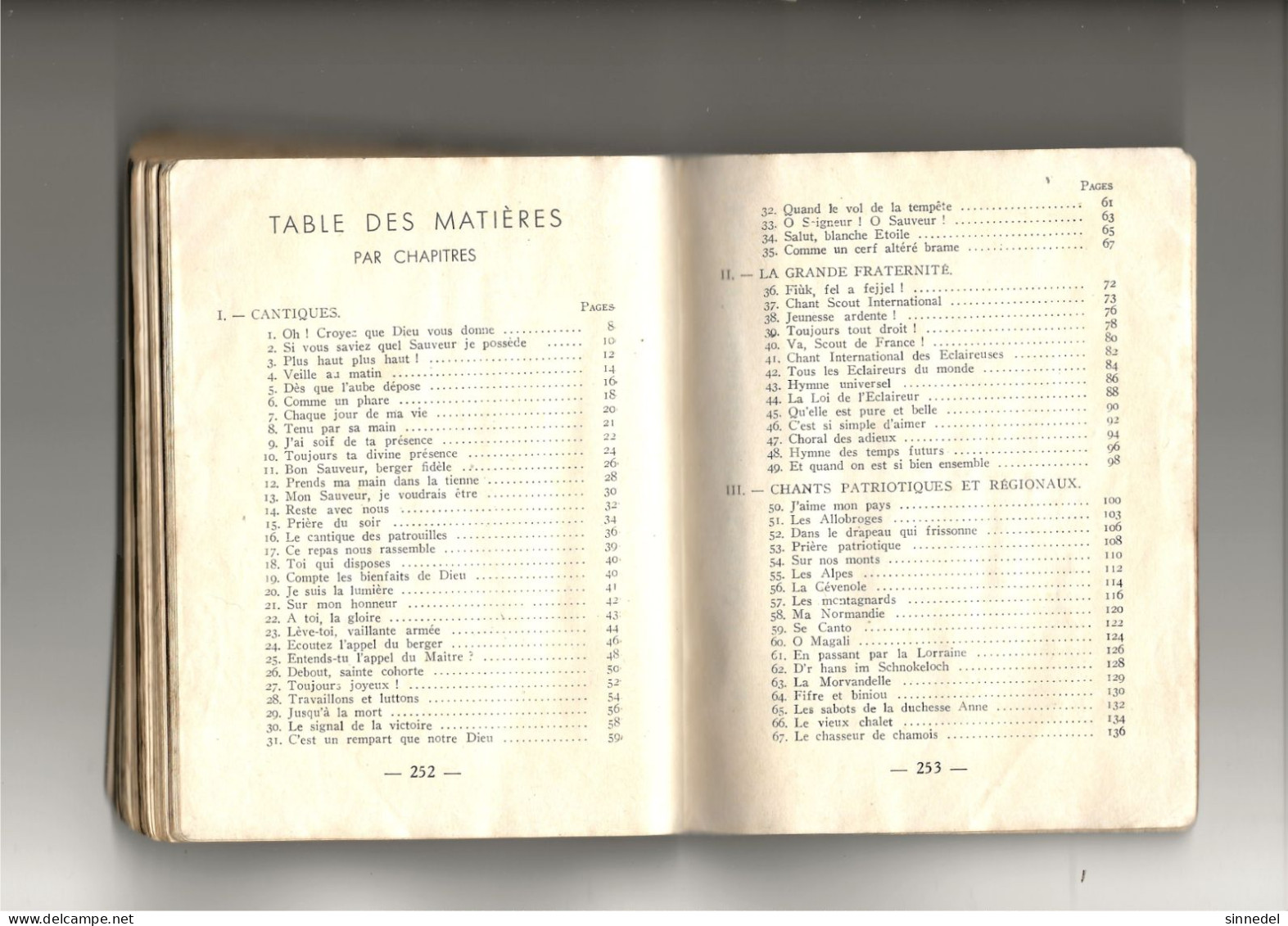 LE COQ - CHANSONNIER SCOUT DES ECLAIREURS UNIONISTES DE FRANCE  8 Emes édition 1941 253 Pages  Voir Scans Pour Etat - Música