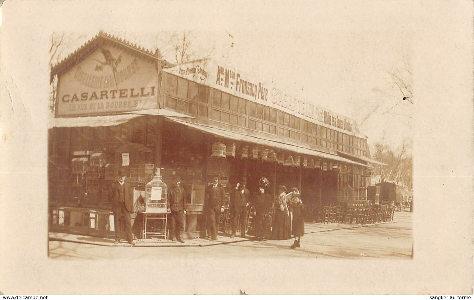 CPA 33 BORDEAUX / CARTE PHOTO RARE DU MAGASIN D'OISELLERIE DE LA BOURSE CASARTELLI RUE DE LA BOURSE - Bordeaux