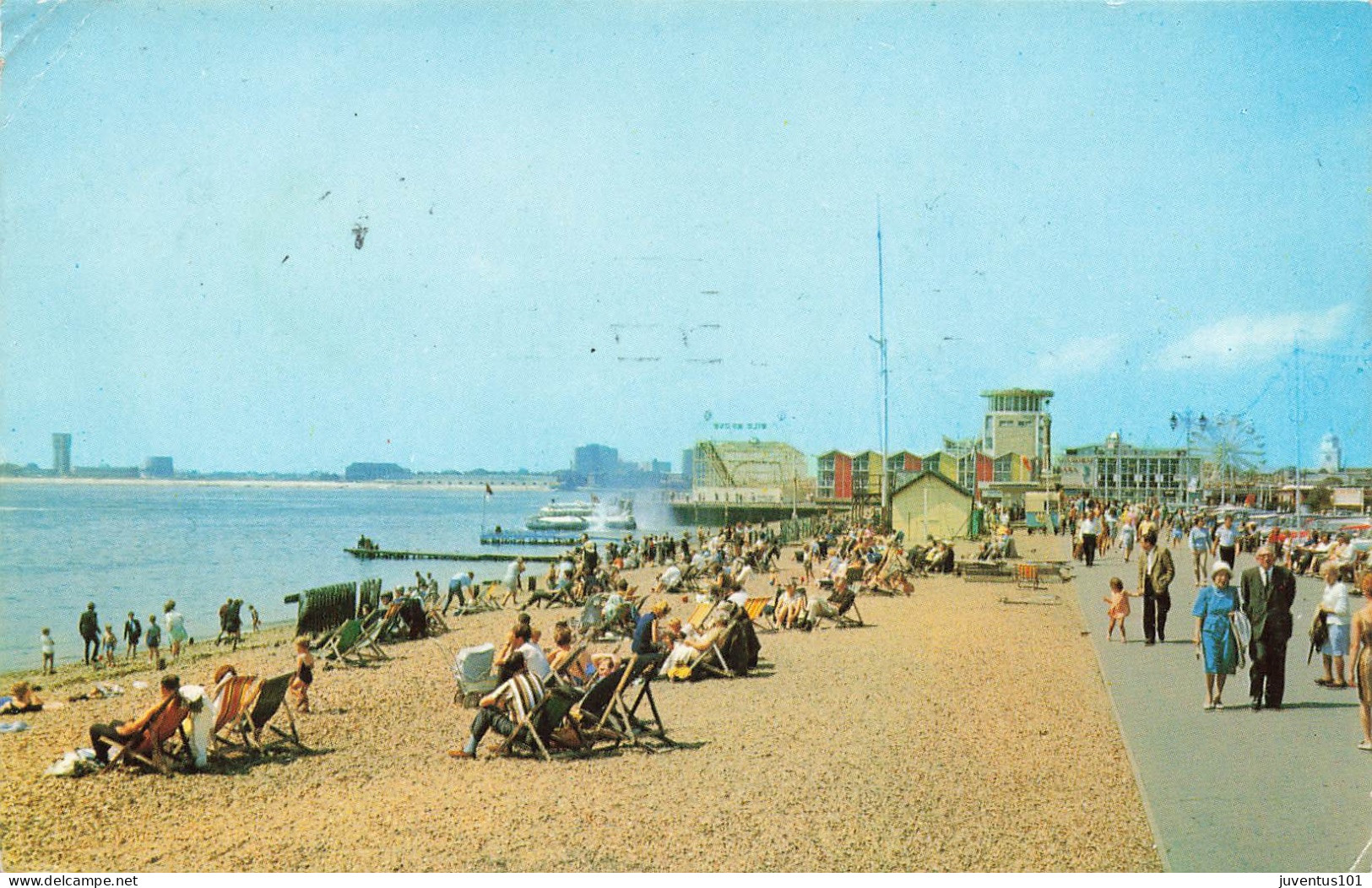 CPSM Beach And Clarence Pier,Southsea-Timbre-RARE      L2607 - Southsea