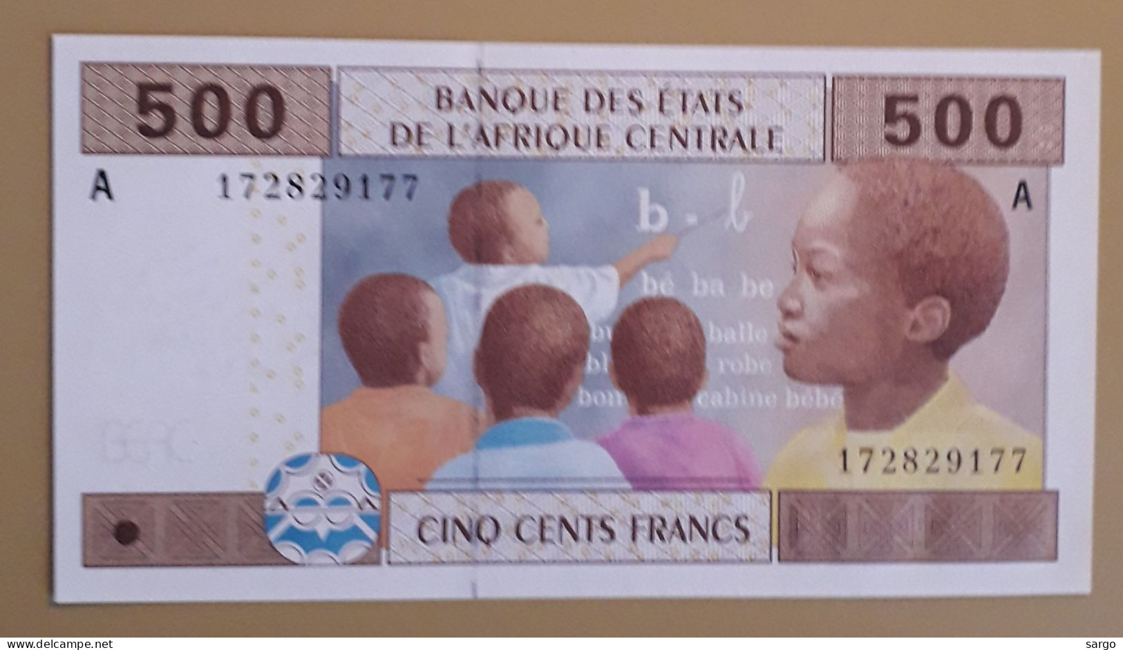 CENTRAL AFRICAN STATE - GABON - 500 FRANCS - 2002 - 2021 - UNCIRC - P 06 - BANKNOTES - PAPER MONEY - CARTAMONETA - - Centraal-Afrikaanse Staten