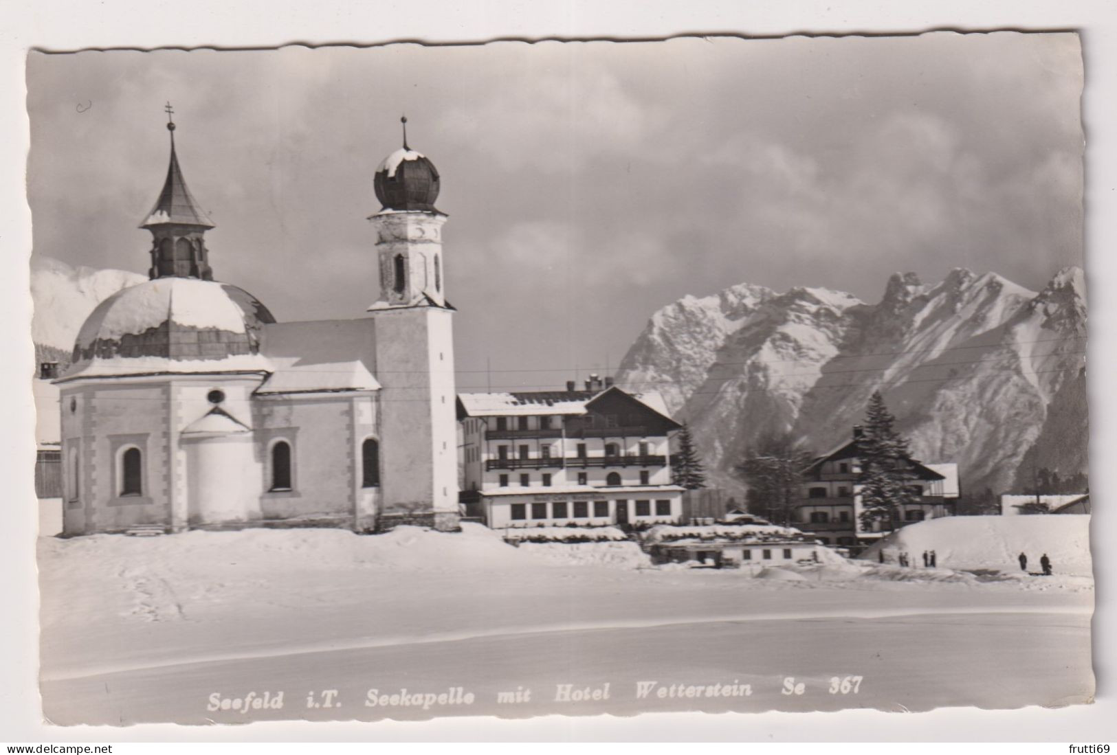 AK 199030 AUSTRIA - Seefeld I. T. - Seekapelle Mit Hotel Wetterstein - Seefeld