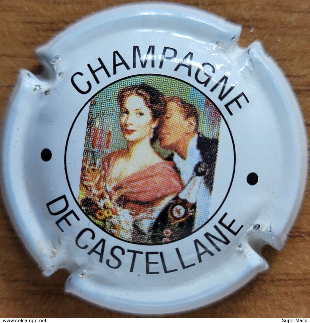 Capsule Champagne DE CASTELLANE Série 14 Champagne De Castellane En Circulaire, Grandes Lettres, N°049 - De Castellane