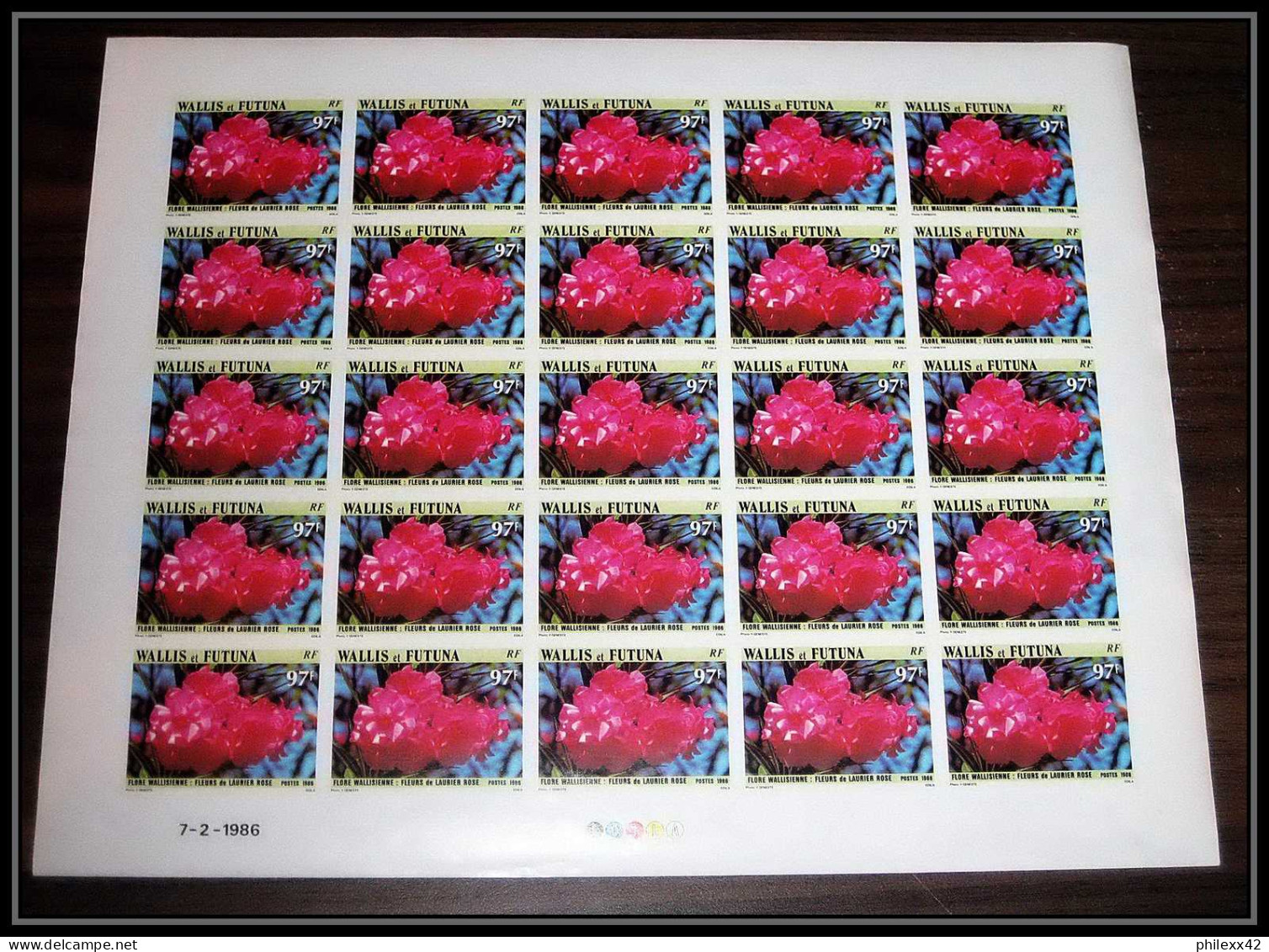 91761d Wallis Et Futuna N° 351 Laurier Rose Oleanders Fleurs (flowers) Non Dentelé Imperf ** MNH Feuille Sheet - Geschnittene, Druckproben Und Abarten