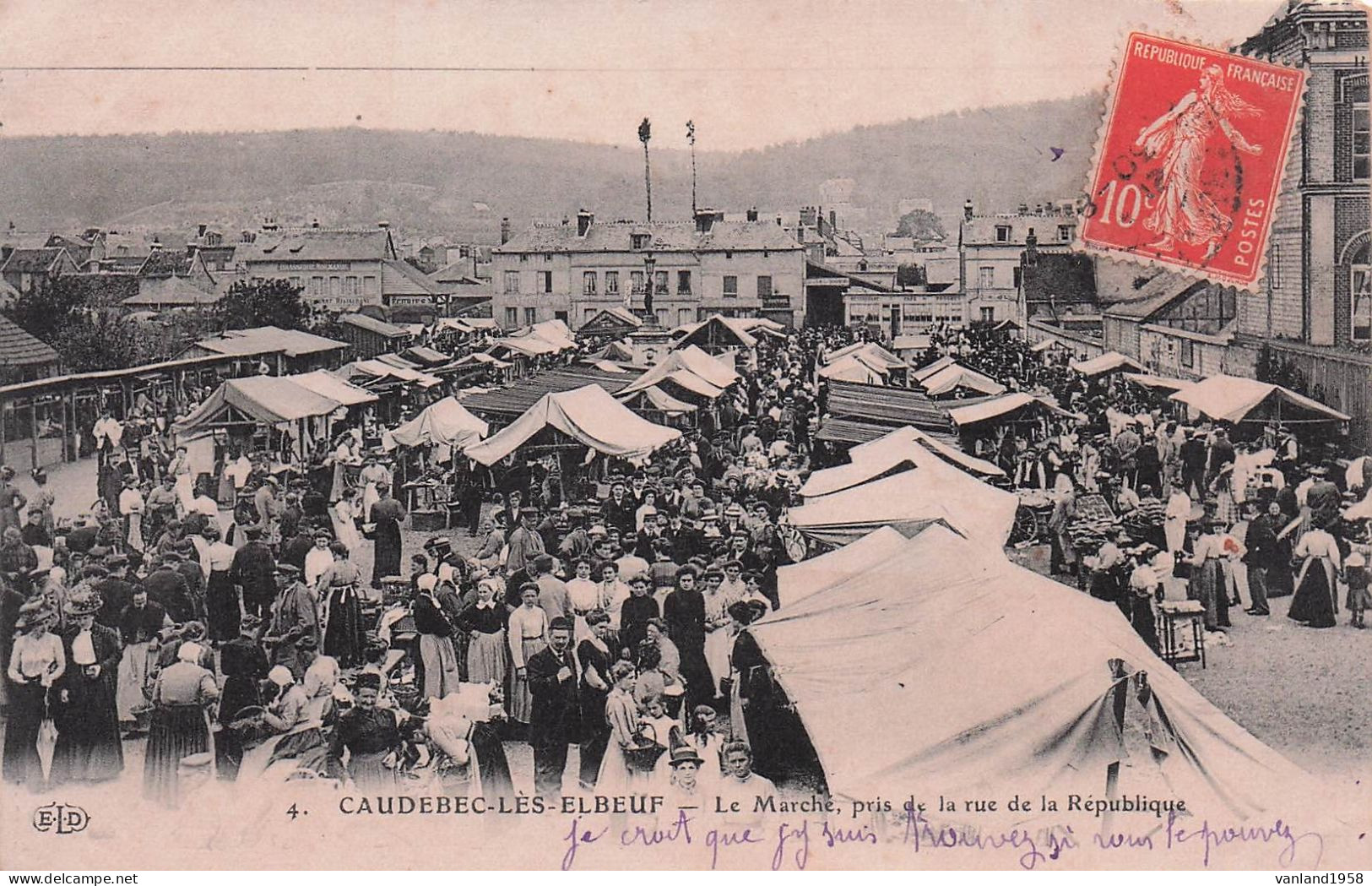 CAUDEBEC Les ELBEUF-le Marché,pris De La Place De La République - Caudebec-lès-Elbeuf