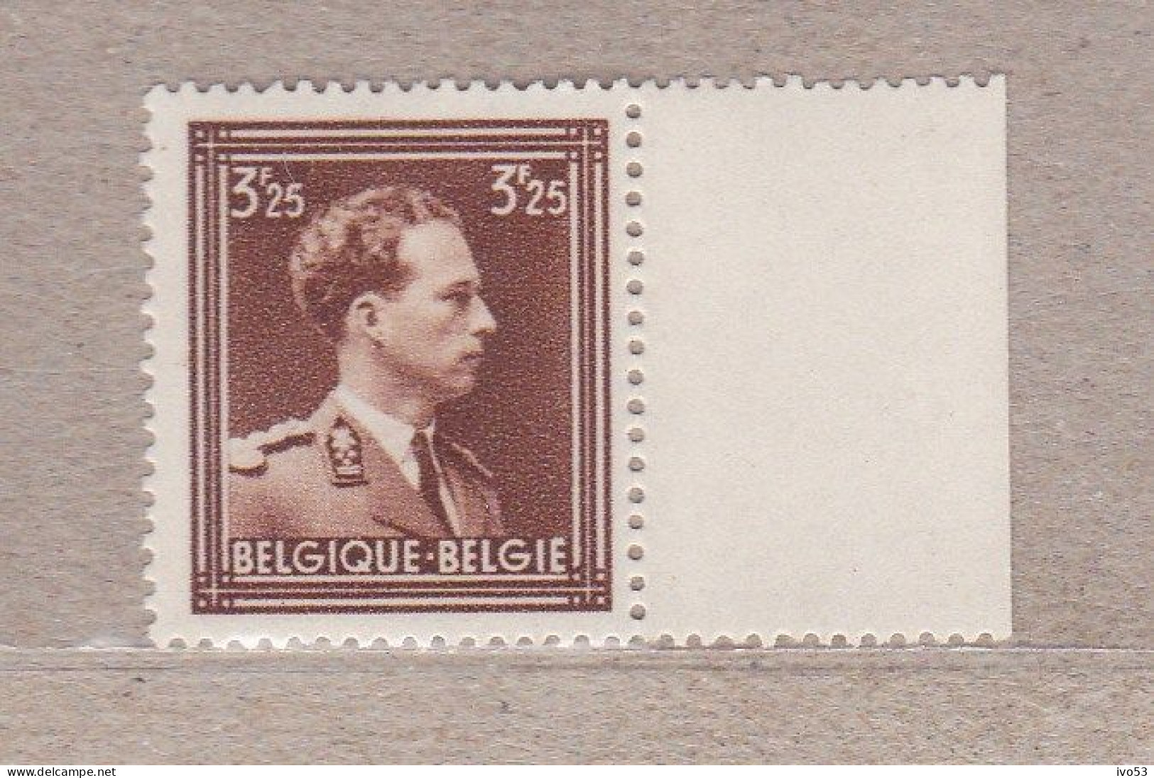 1943 Nr 645* Met Scharnier,zegel Uit Reeks Leopold III. - 1936-1957 Open Kraag