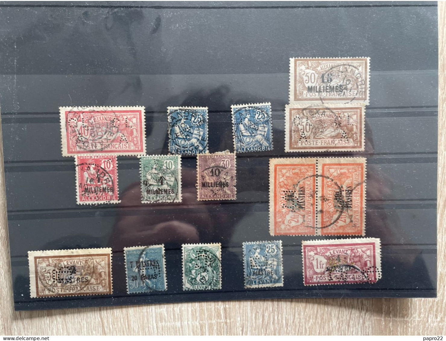 Timbres Perforés Alexandrie Et Levant. Perfin - Gebraucht