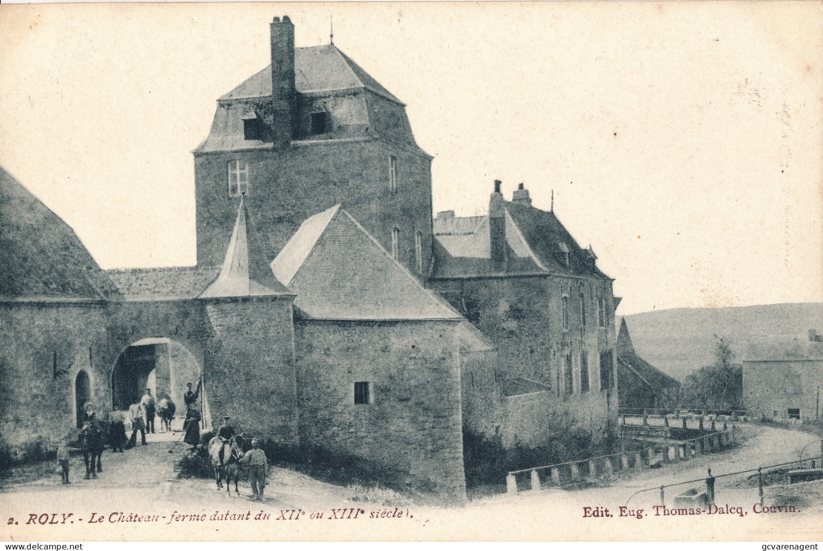 ROLY  LE CHATEAU  FERME DATANT DU XIIé OU XIIIe SIECLE       2 SCANS - Philippeville