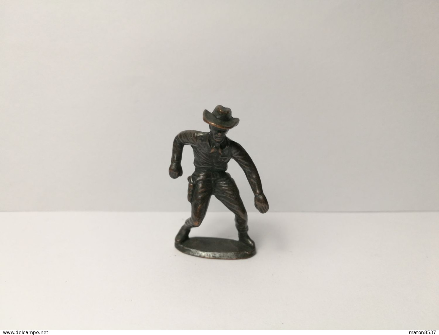 Kinder :   Cowboys 1977 - Cowboys - Brüniert - 1 - Figurines En Métal