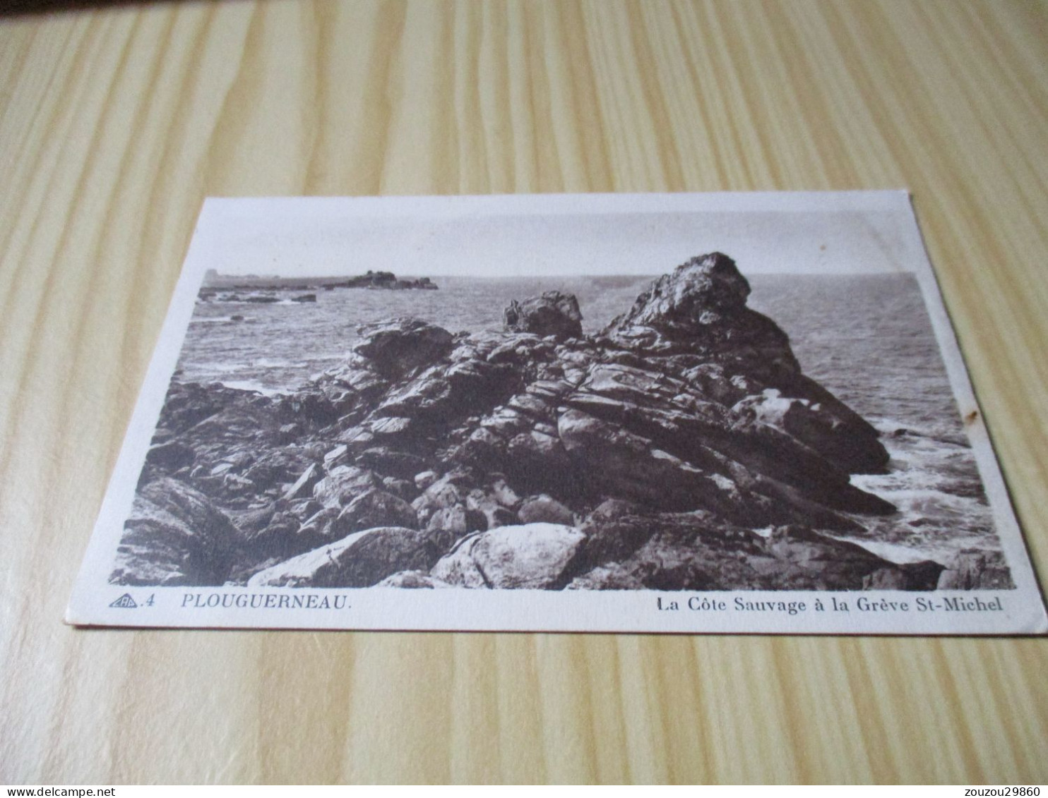 CPA Plouguerneau (29).La Côte Sauvage à La Grève St-Michel. - Plouguerneau