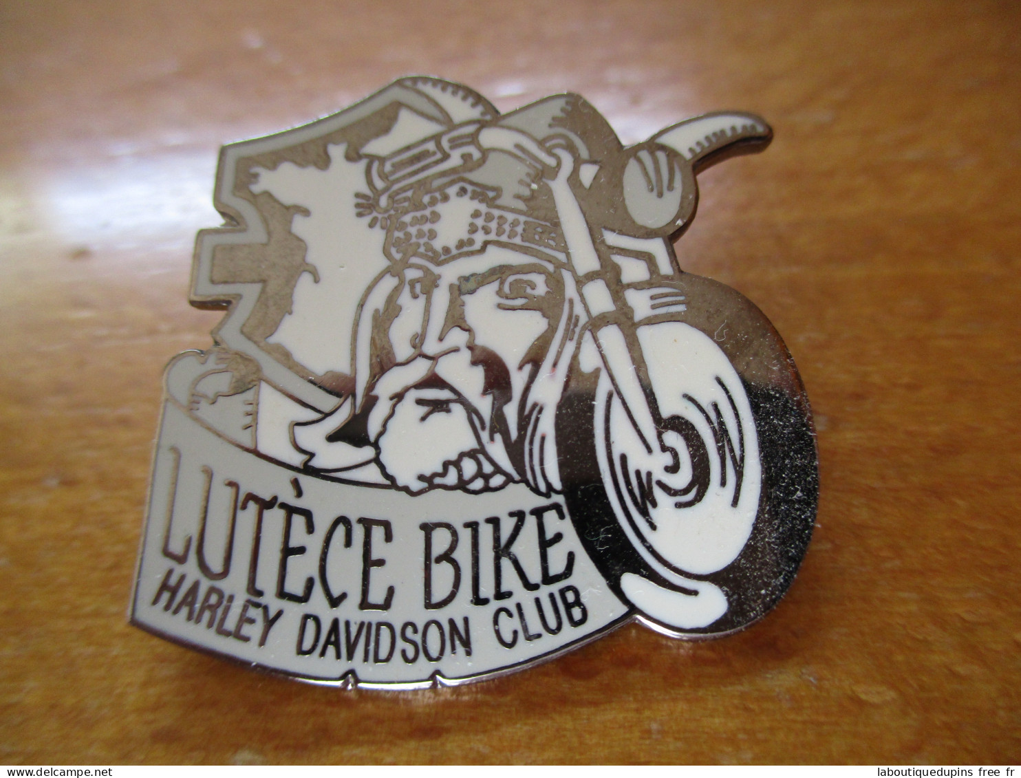 Pin's Lot 005 --  Moto Harley Davidson Club Lutece Bike  --- Dernier Vendu 05 / 2012 !!!! - Motos